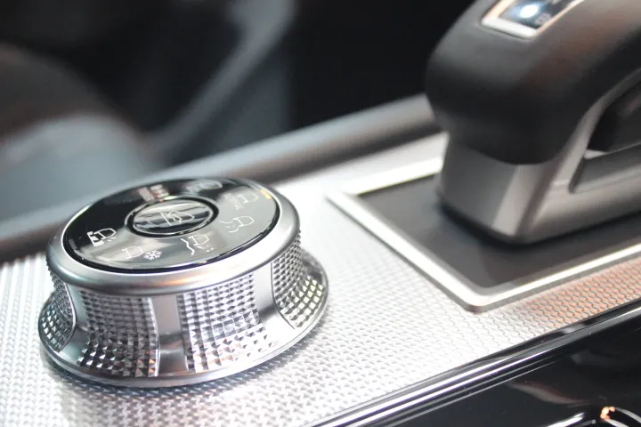 ソフトセラミックシールドのフロントセット施工