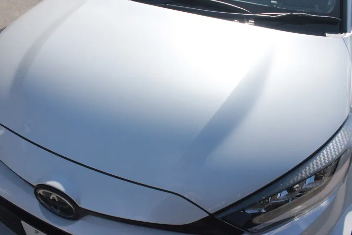 トヨタGRヤリスにハイブリッドガラスコーティング