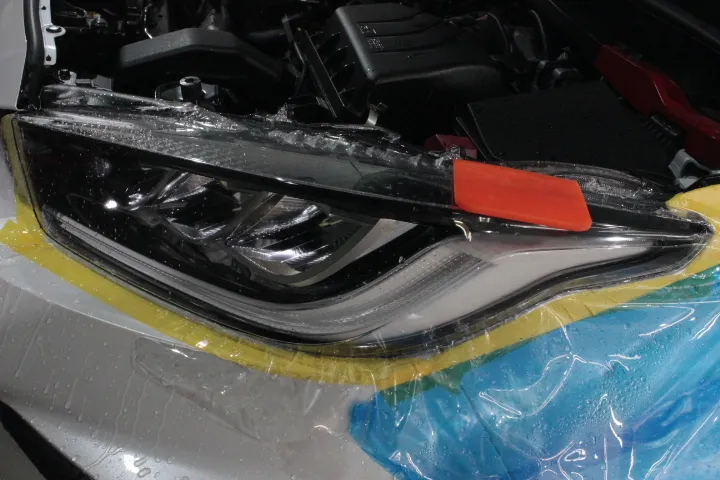 トヨタGRヤリスのヘッドライトプロテクション1枚張り