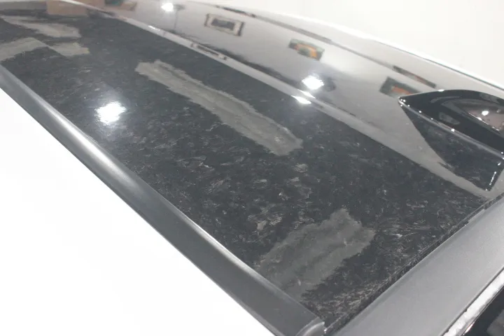 トヨタGRヤリスのマーブル柄カーボンルーフ