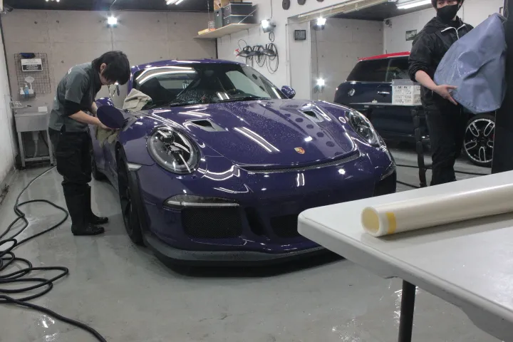 プロテクションフィルムのインストール開始