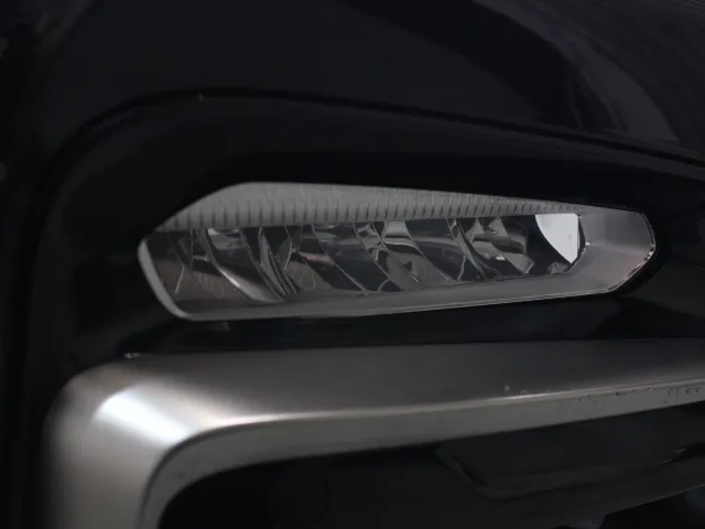 フォグランプへのプロテクションフィルムを行う東京の店