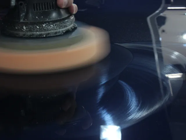 テスラの塗装は“RM社製”の塗料で色の再現性や発色がとても良い