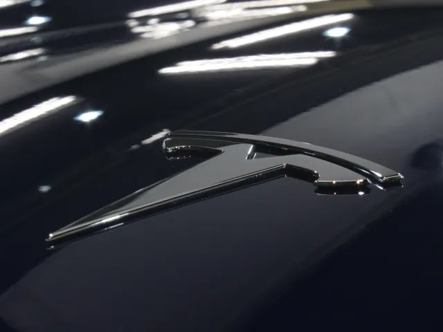 均一なライトポリッシュできれいな肌目を形成