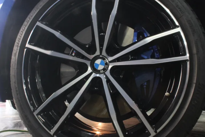 ホイールコーティングを取り外して行う東京の専門店