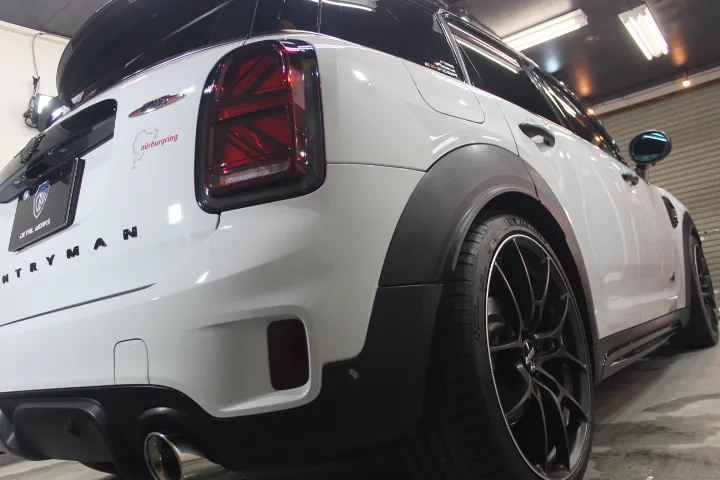 リアランプとリフレクターを同じ濃さにするスモークフィルム