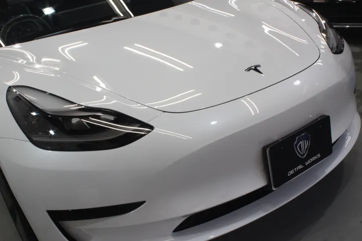 カーコーティング専門店ディテールワークスとテスラモデル3RWD のハイブリッドガラスコーティング施工