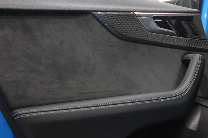 アルカンターラ素材などのバックスキンへのシートコーティング