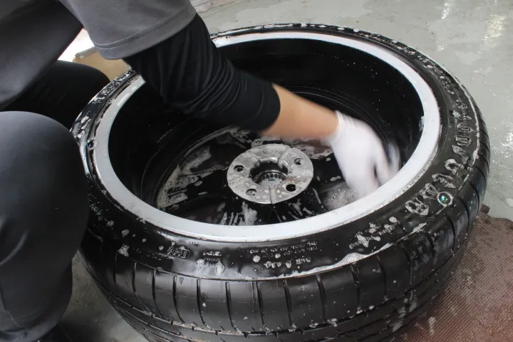 シボレーカマロの脱脂や鉄粉処理