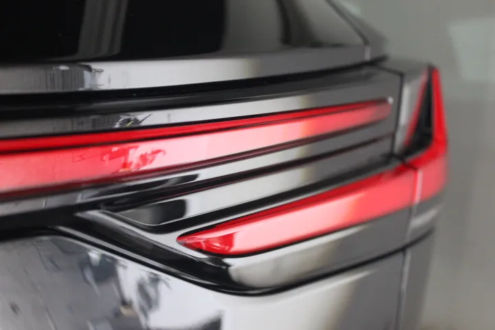 レクサスに最適なガラスコーティングを選択