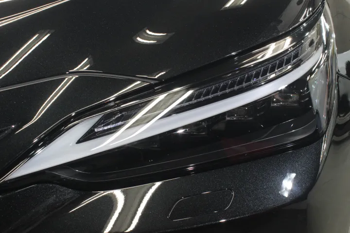 防汚性と膜厚感に優れたコーティング被膜