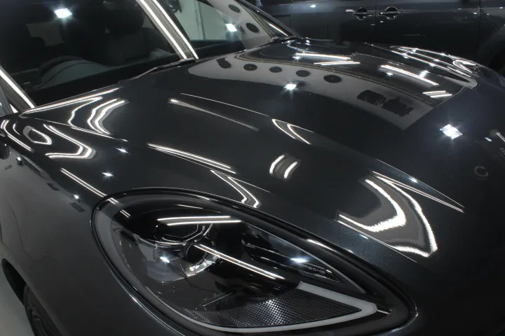 世界中の愛車家から高い評価のナノセラミックコーティング