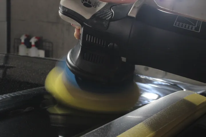 レクサスLXの最終研磨とバフ目消し