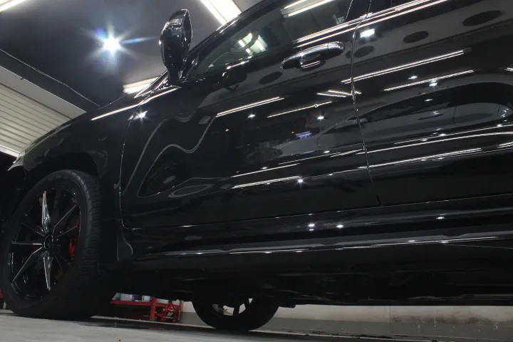 製造段階での中研ぎに注力するレクサスの塗装