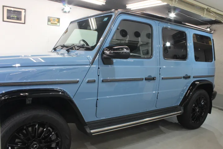 東京のメルセデスベンツG400dマヌファクトゥーアエディションの磨き