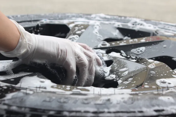 スバル車のホイールクリーニング