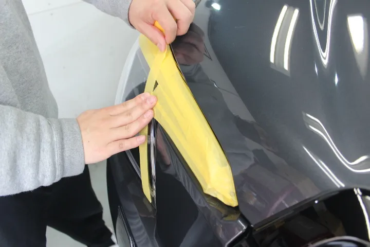新車へフルマスキングする東京のコーティング専門店