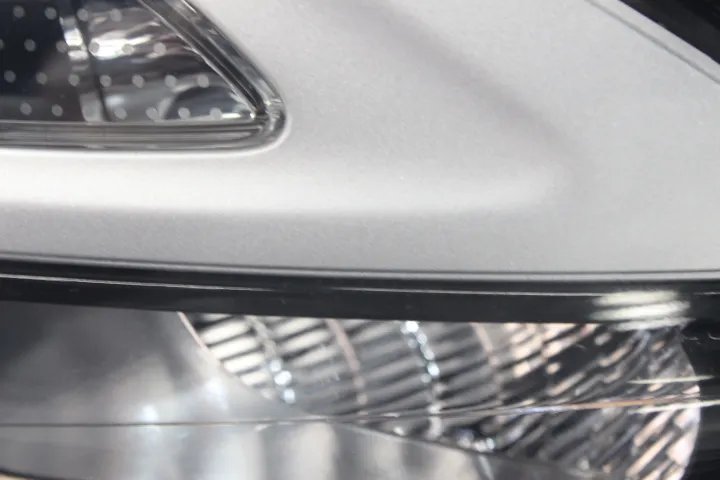 輸入車のヘッドライト修理専門店