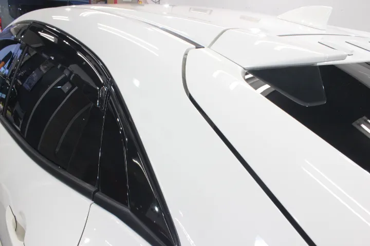 チャンピオンシップホワイトとセラミックコーティングの艶