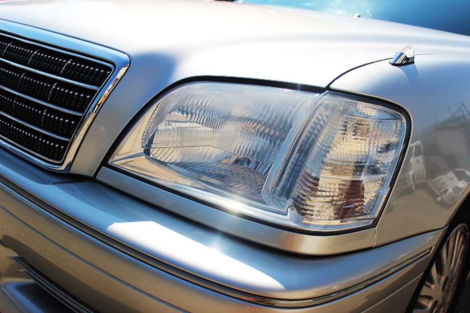 綺麗なクラウンのヘッドライト
